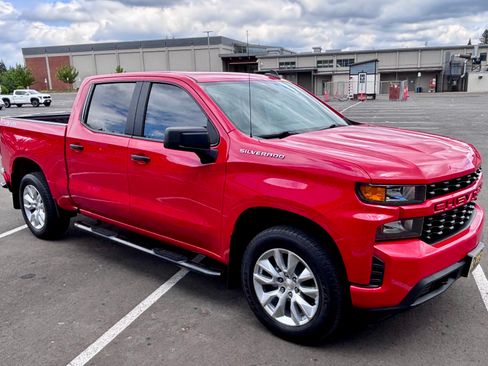 Used 2020 Chevrolet Silverado 1500 Custom w/ Custom 2.7L Value Package AWD/4WD image 9