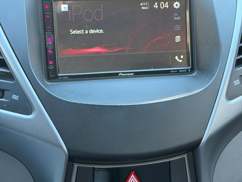 Used 2015 Hyundai Elantra SE image 6