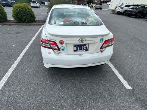 Used 2011 Toyota Camry SE FWD image 9