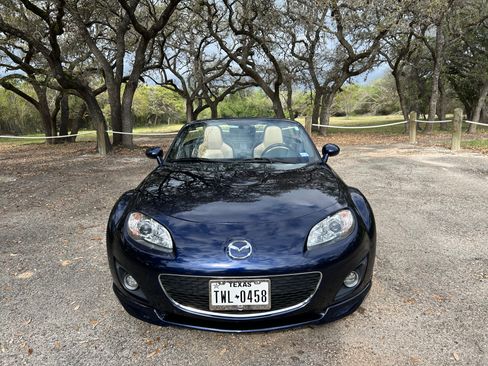 Used 2011 MAZDA MX-5 Miata Grand Touring w/ Premium Pkg image 5