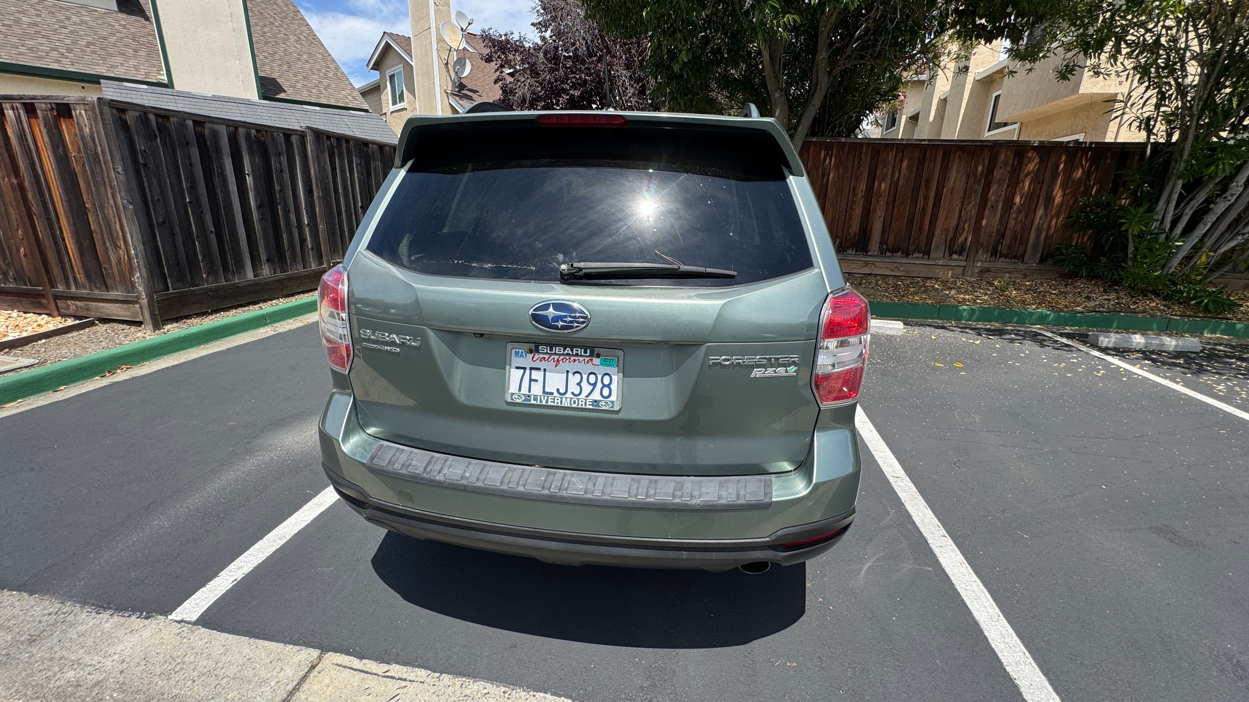 Used 2015 Subaru Forester 2.5i Touring w/ Popular Package #2 AWD/4WD image 2