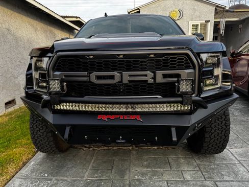 Used 2019 Ford F150 Raptor w/ Equipment Group 802A Luxury image 4