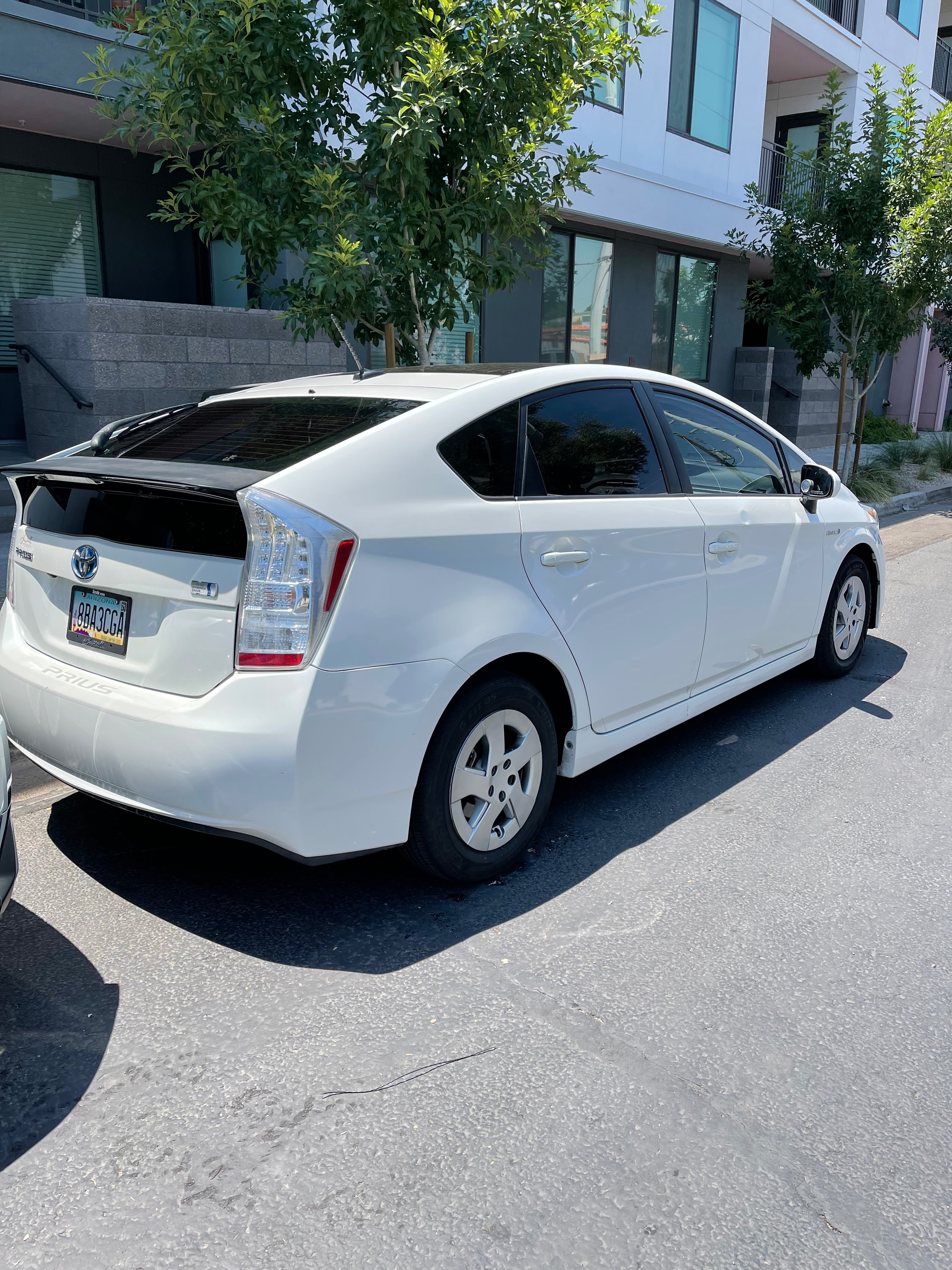 Used 2017 Toyota Prius Three w/ Advanced Technology Package FWD image 12
