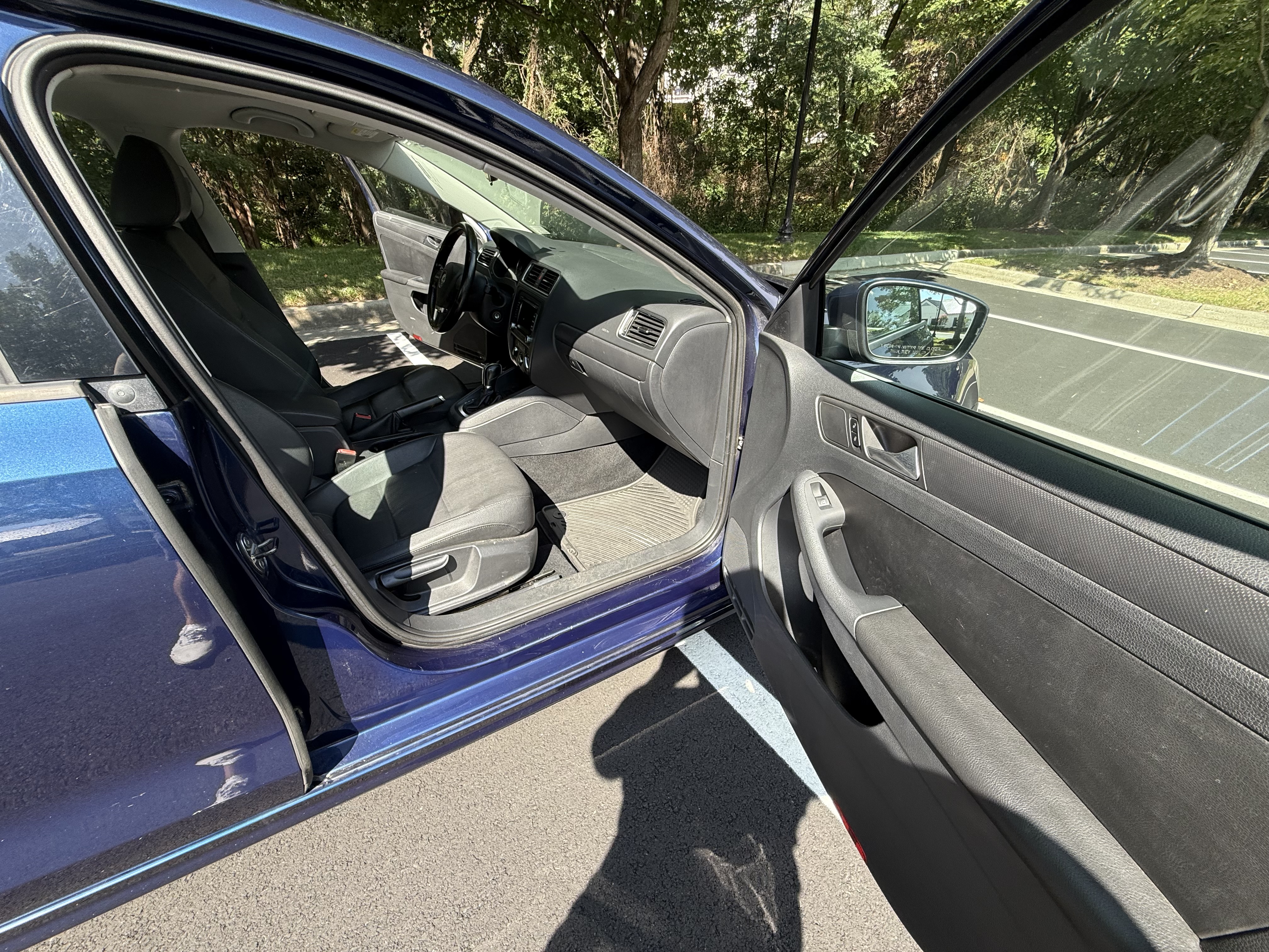 Used 2012 Volkswagen Jetta SE FWD image 21