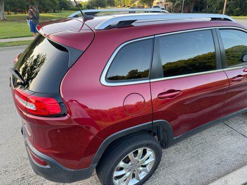 Used 2015 Jeep Cherokee Limited w/ Luxury Group image 8