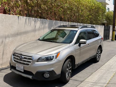 Used 2016 Subaru Outback 2.5i Limited AWD/4WD image 2