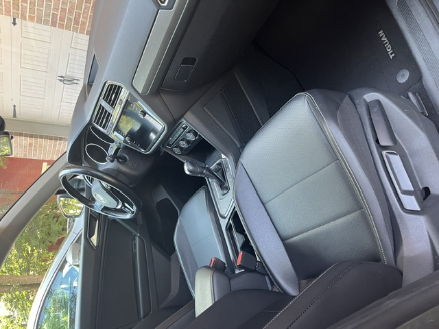 Used 2018 Volkswagen Tiguan SE FWD image 11