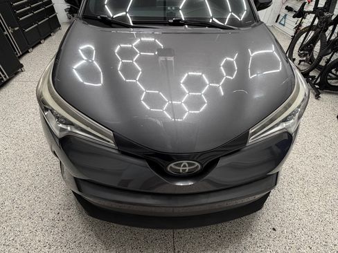 Used 2018 Toyota C-HR XLE image 2