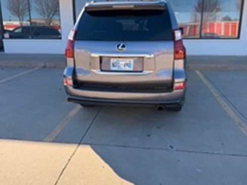 Used 2022 Lexus GX 460 Premium image 5