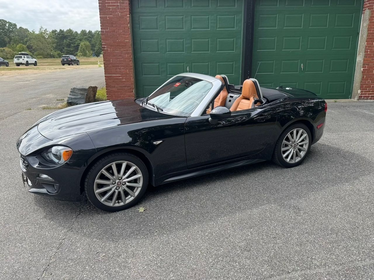 Used 2018 FIAT 124 Spider Lusso w/ Convenience Group RWD image 2