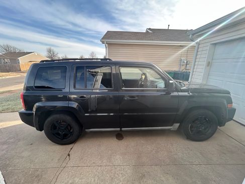 Used 2010 Jeep Patriot Sport image 4