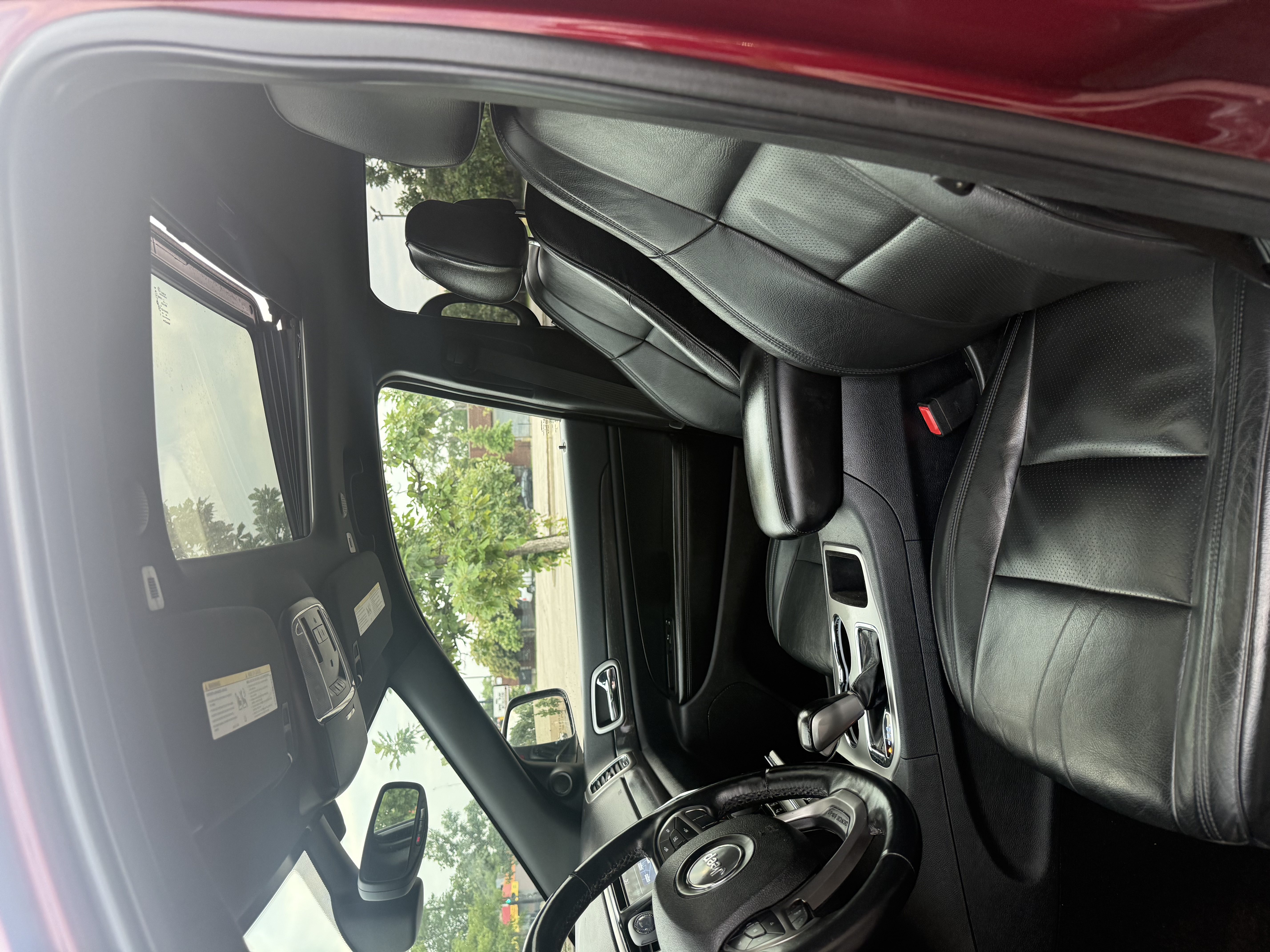 Used 2018 Jeep Grand Cherokee Altitude AWD/4WD image 10