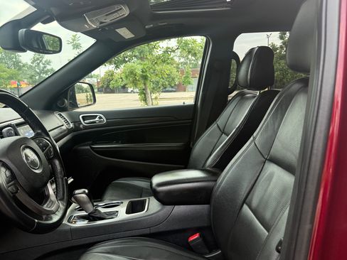 Used 2018 Jeep Grand Cherokee Altitude AWD/4WD image 10