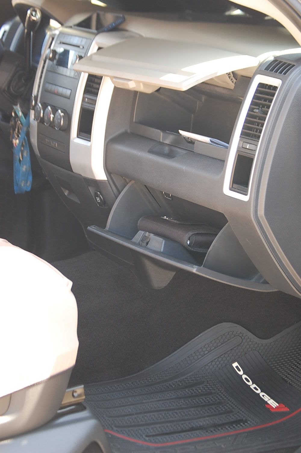 Used 2009 Dodge Ram 1500 Truck SLT w/ Remote Start & Security Group AWD/4WD image 11