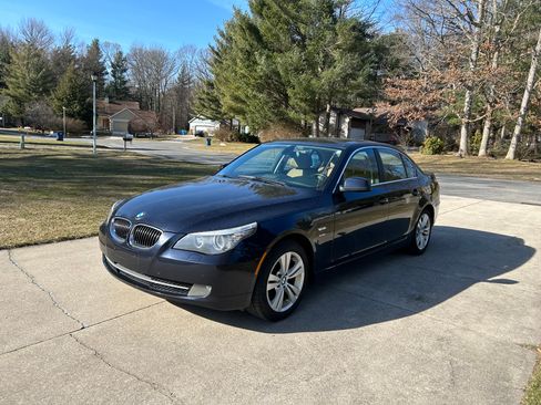 Used 2010 BMW 528i xDrive Sedan AWD/4WD image 10