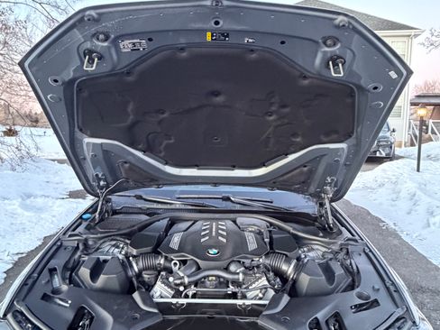 Used 2023 BMW M550i xDrive w/ Dynamic Handling Package image 28