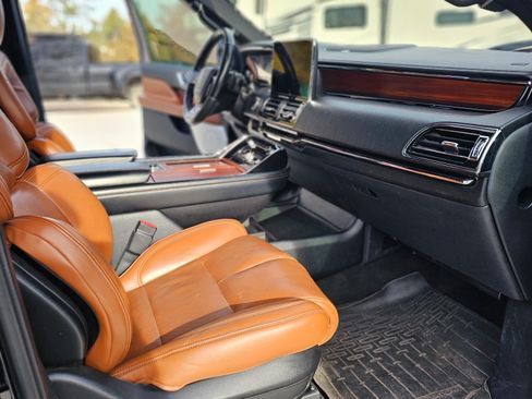 Used 2018 Lincoln Navigator L Reserve w/ Technology Package image 13