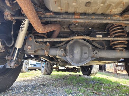 Used 2016 Jeep Wrangler Unlimited Sahara w/ Connectivity Group image 5