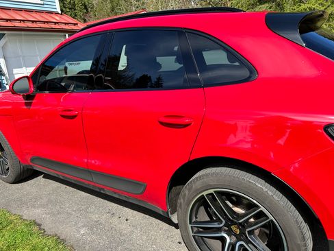 Used 2021 Porsche Macan S image 1