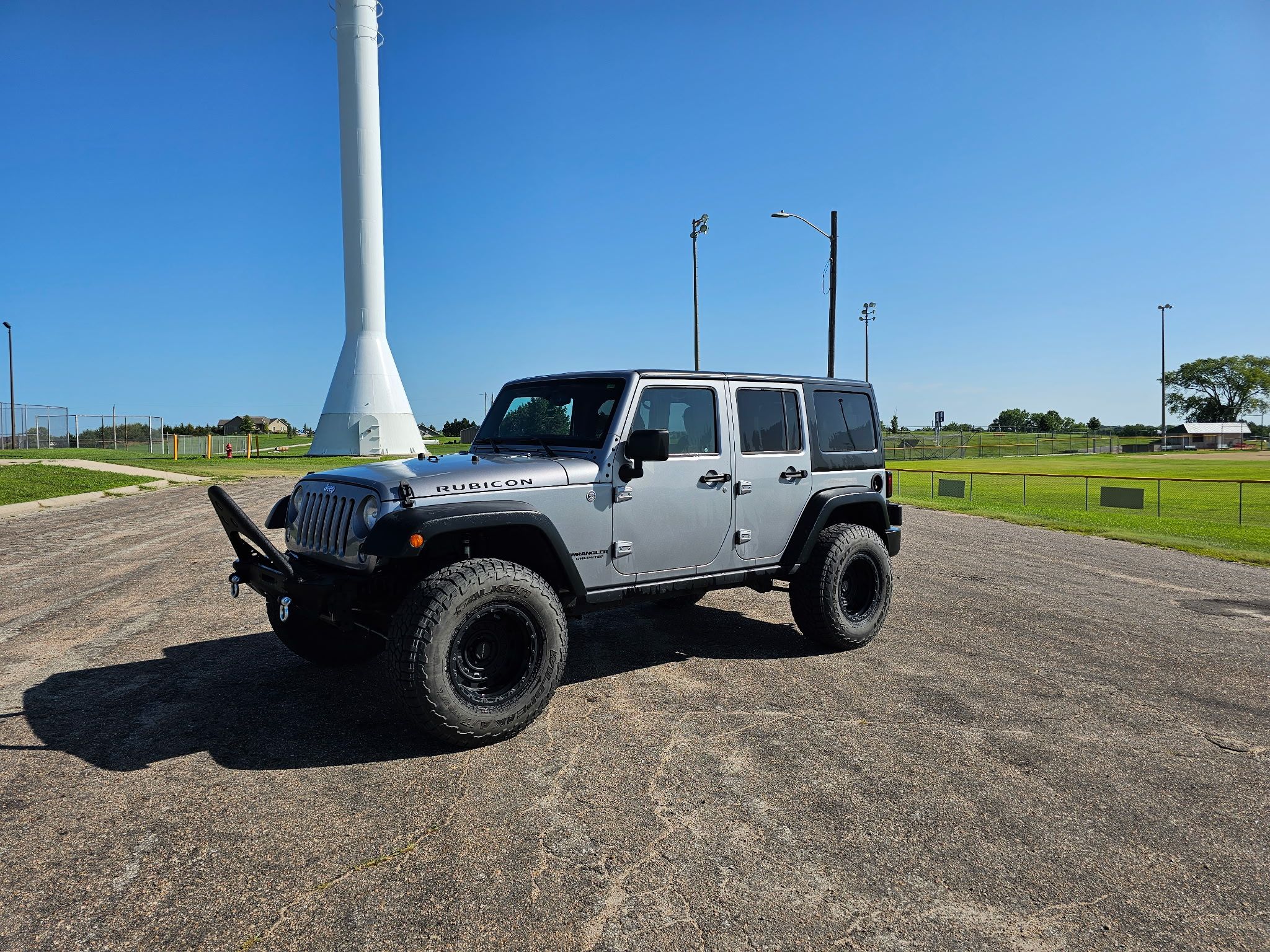 Used 2015 Jeep Wrangler Unlimited Rubicon w/ Connectivity Group AWD/4WD image 1