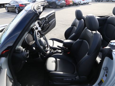 Used 2021 MINI Cooper John Cooper Works w/ 6.5" Touchscreen Package image 17