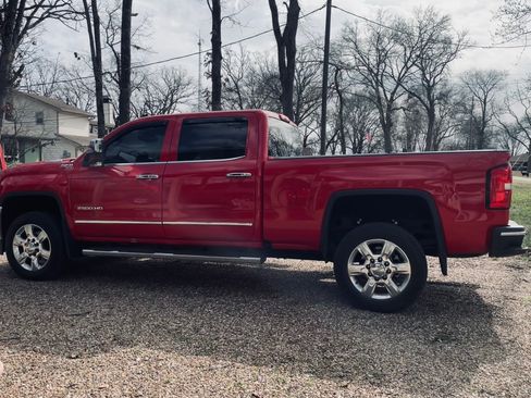 Used 2019 GMC Sierra 2500 SLT w/ Duramax Plus Package image 4