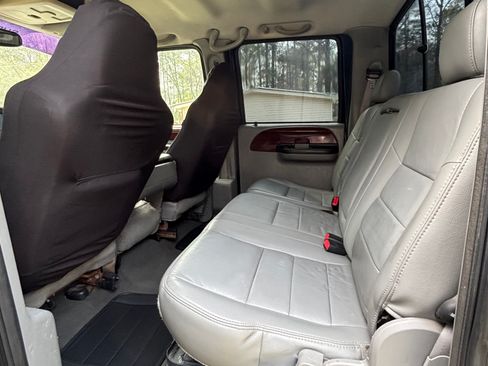 Used 2005 Ford F250 Lariat AWD/4WD image 3