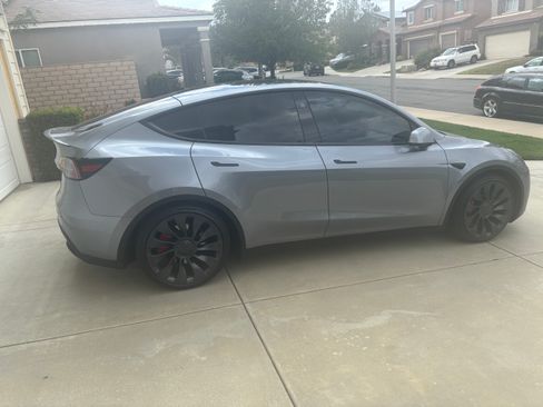 Used 2024 Tesla Model Y Performance AWD/4WD image 6