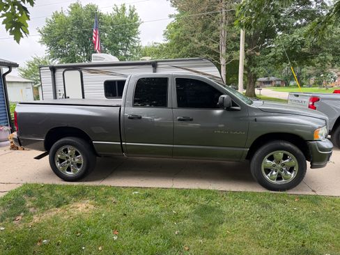 Used 2005 Dodge Ram 1500 Truck SLT w/ Quad Cab Big Horn Value Group AWD/4WD image 16
