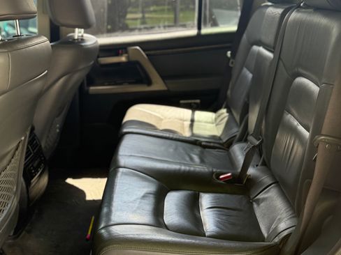 Used 2009 Toyota Land Cruiser image 6