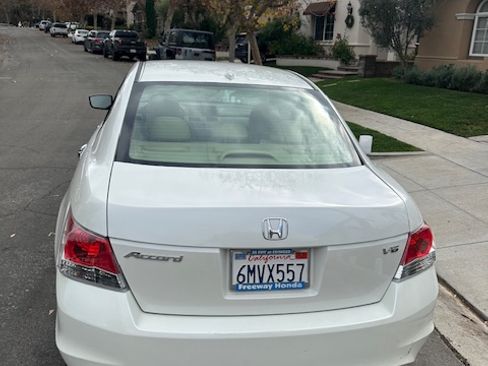 Used 2010 Honda Accord EX-L image 2