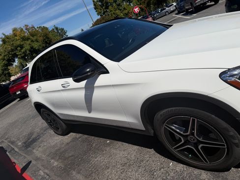 Used 2022 Mercedes-Benz GLC 300 4MATIC image 2