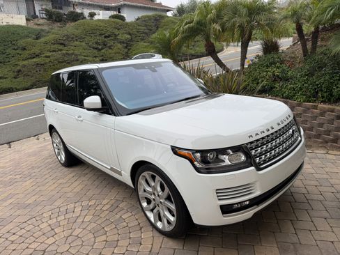 Used 2017 Land Rover Range Rover HSE image 1
