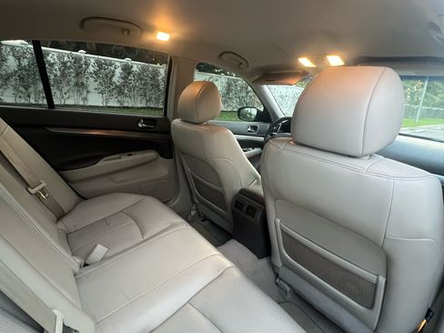 Used 2013 INFINITI G37 Journey image 14