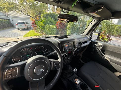 Used 2016 Jeep Wrangler Unlimited Sport w/ Dual Top Group image 15