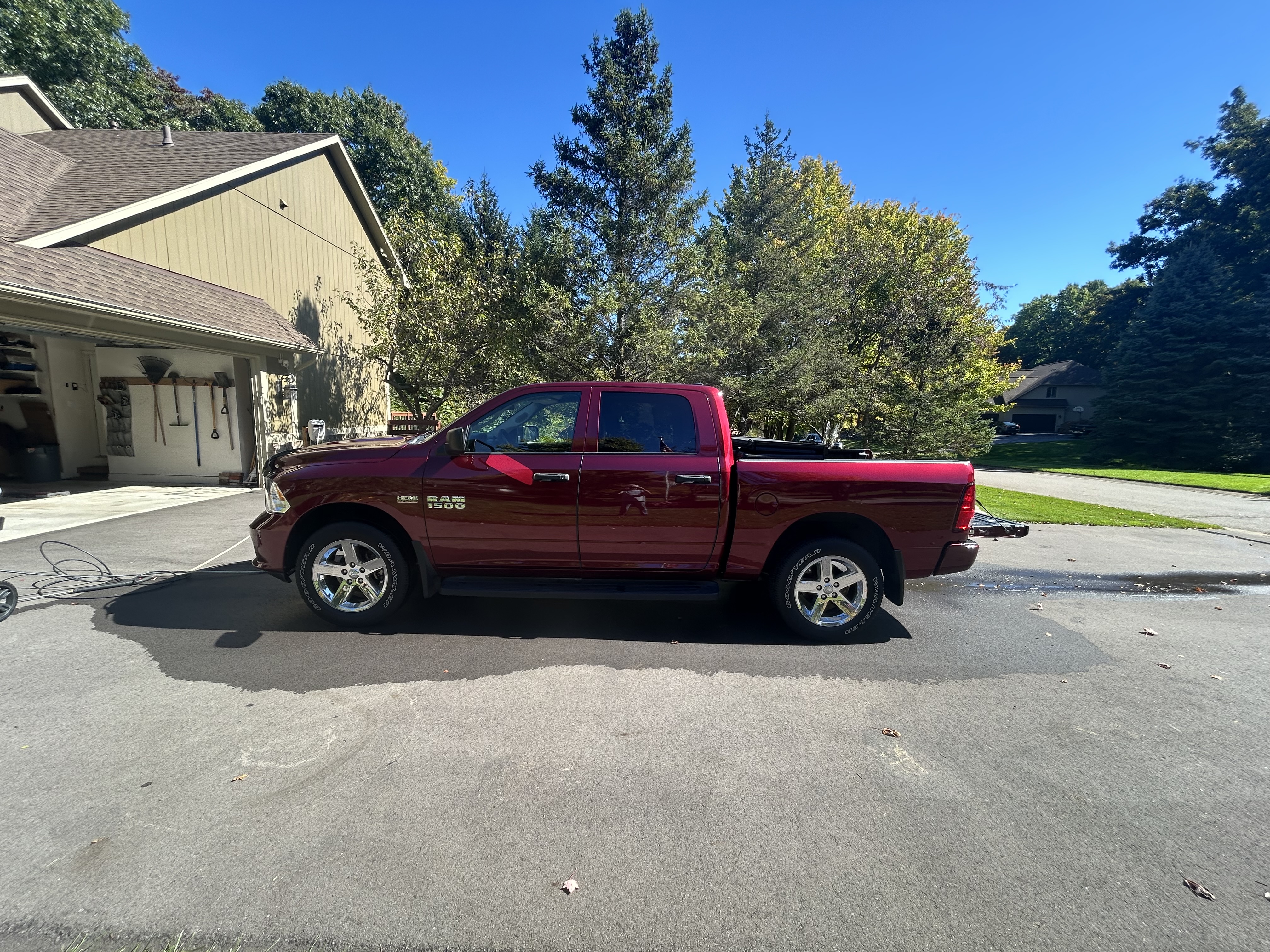 Used 2018 RAM 1500 Express w/ Express Value Package AWD/4WD image 10
