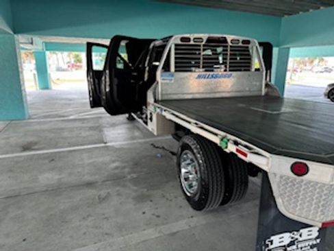 Used 2020 GMC Sierra 3500 SLE w/ SLE Convenience Package image 6