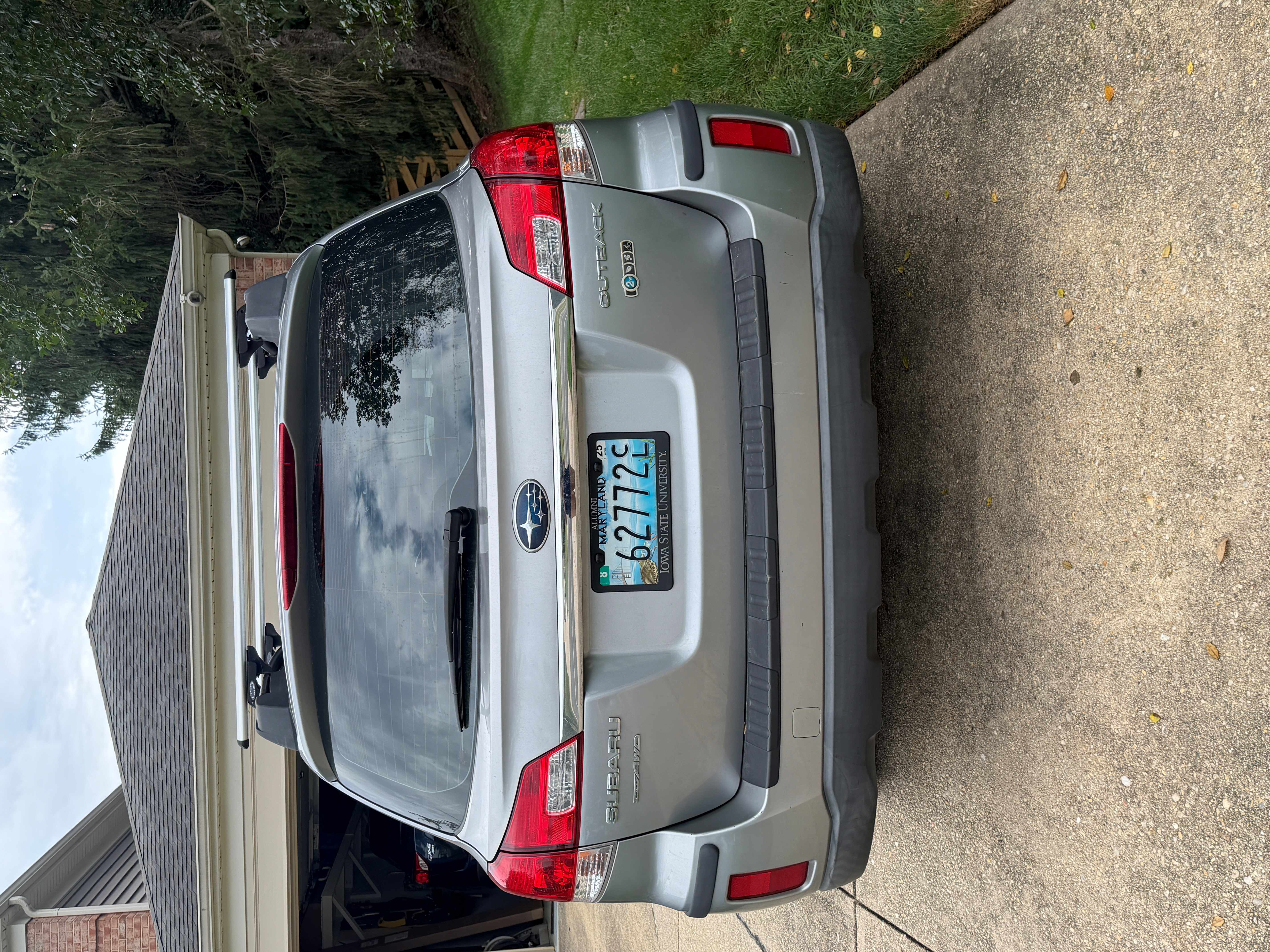 Used 2011 Subaru Outback 2.5i AWD/4WD image 5