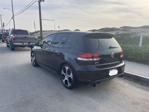 Used 2011 Volkswagen Golf 4-Door image 9