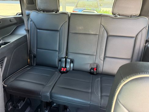 Used 2022 GMC Yukon SLT w/ SLT Luxury Package AWD/4WD image 10