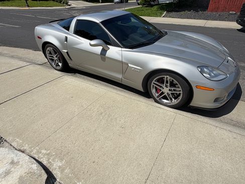 Used 2007 Chevrolet Corvette Z06 w/ Preferred Equipment Group RWD image 2