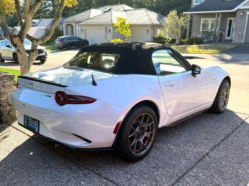 Used 2025 MAZDA MX-5 Miata Grand Touring w/ Appearance Package RWD image 2