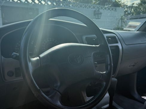 Used 2002 Toyota 4Runner SR5 image 9