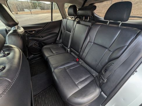 Used 2021 Subaru Outback Limited image 12