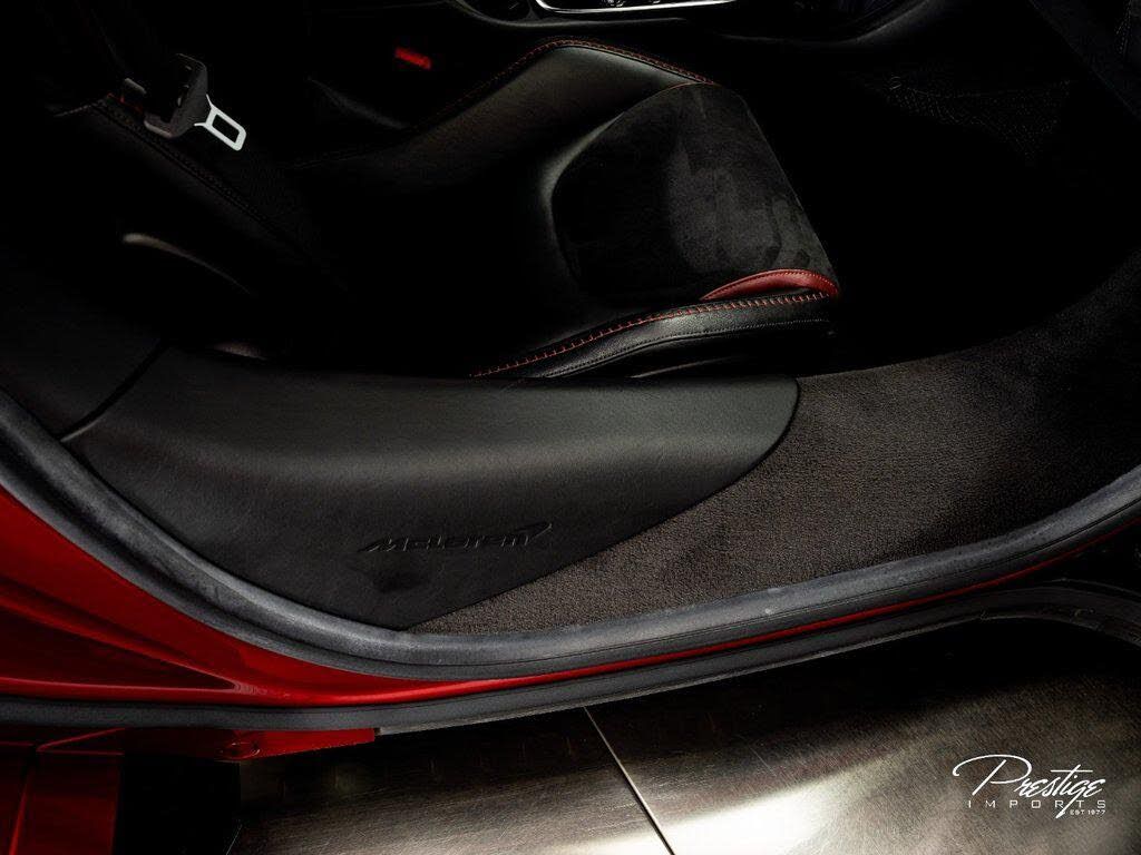 Used 2020 McLaren GT RWD image 27