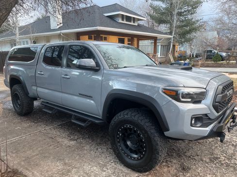 Used 2020 Toyota Tacoma TRD Off-Road w/ Technology Package image 5