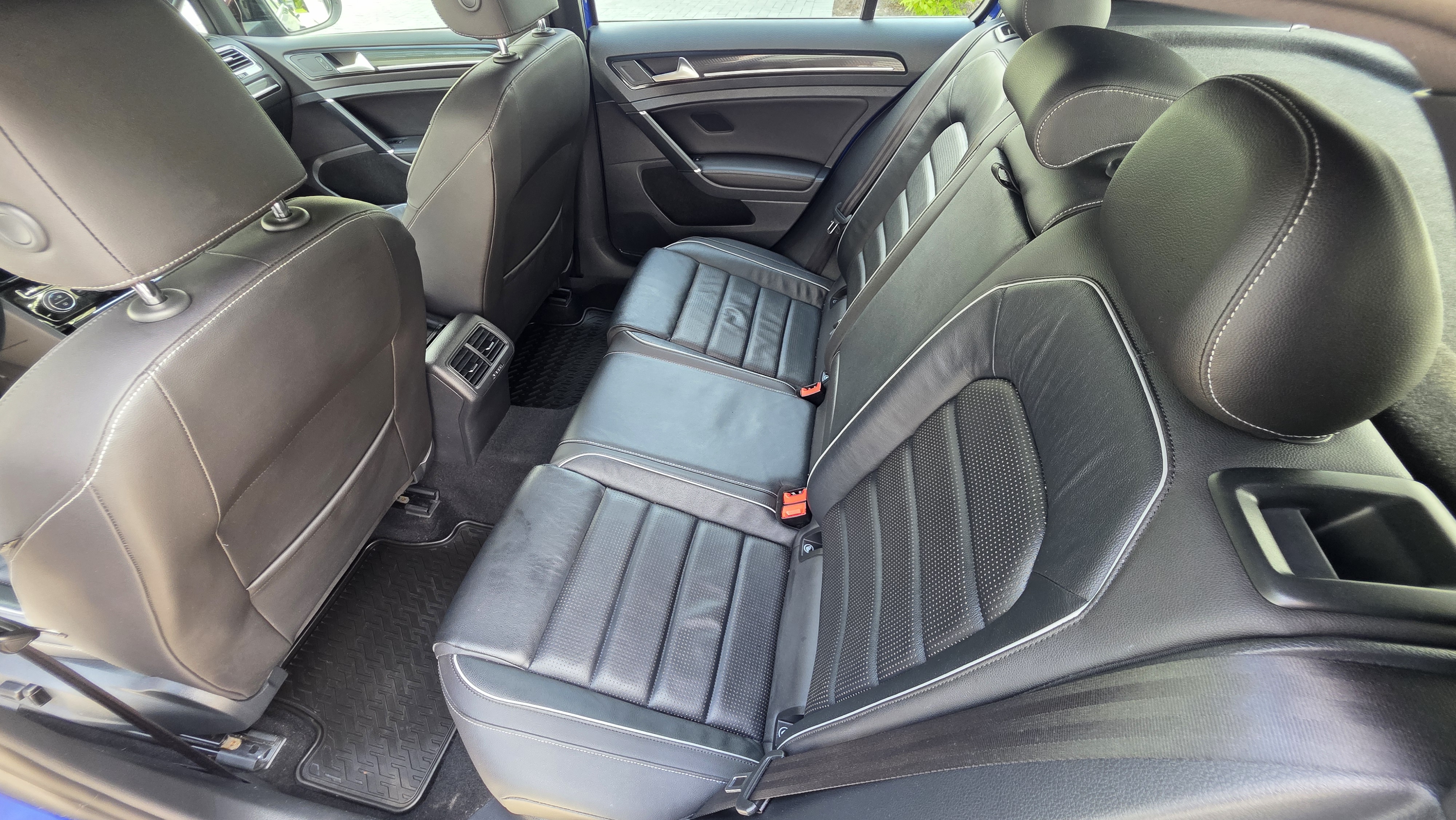 Used 2018 Volkswagen Golf 4-Door AWD/4WD image 8
