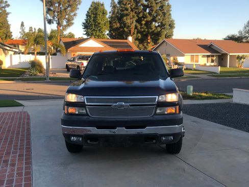 Used 2006 Chevrolet Silverado 3500 LT image 4