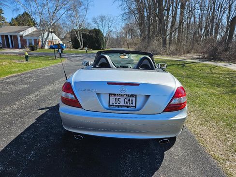 Used 2005 Mercedes-Benz SLK 350 image 4