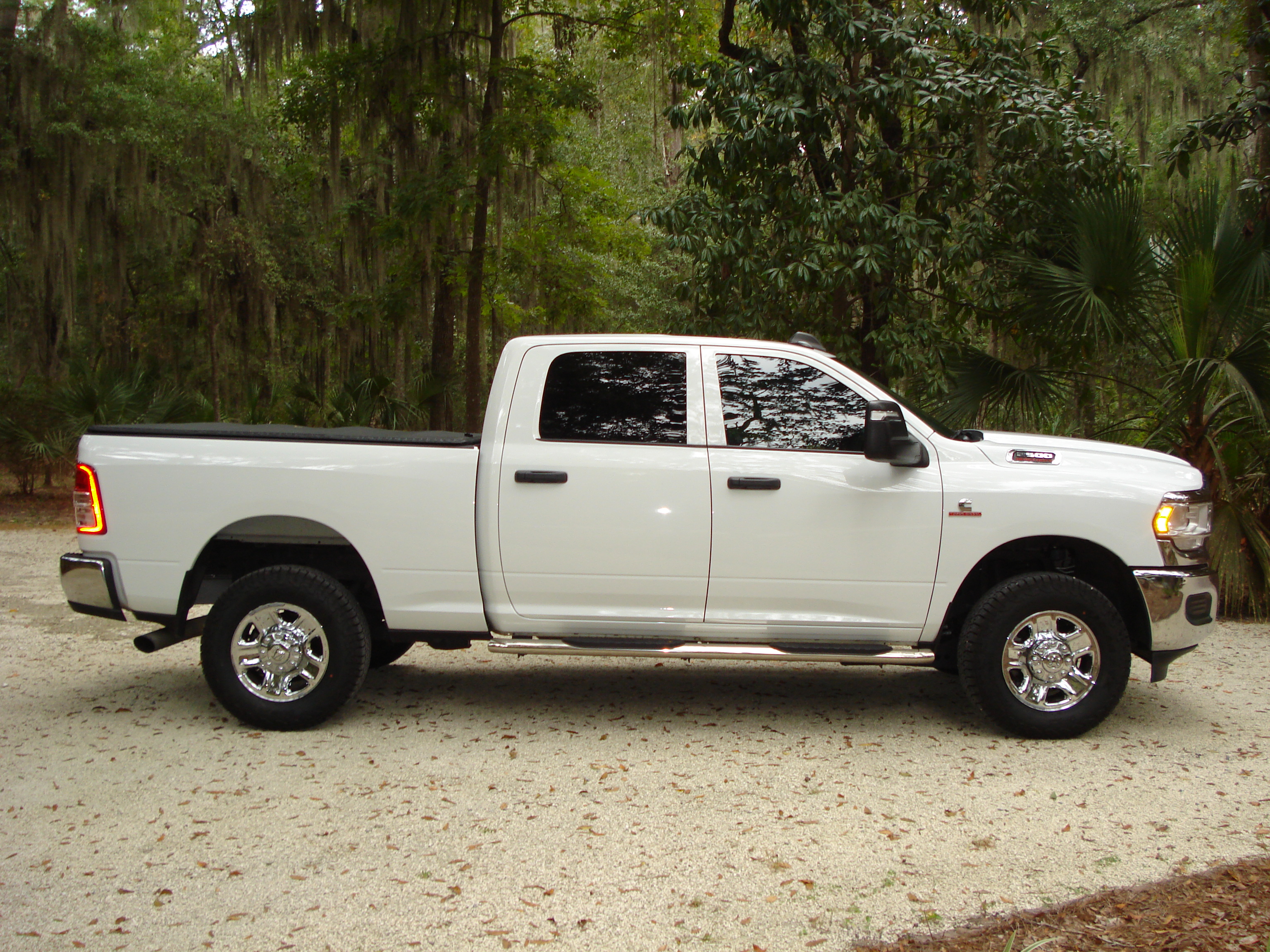 Used 2024 RAM 2500 Tradesman w/ Chrome Appearance Group AWD/4WD image 5